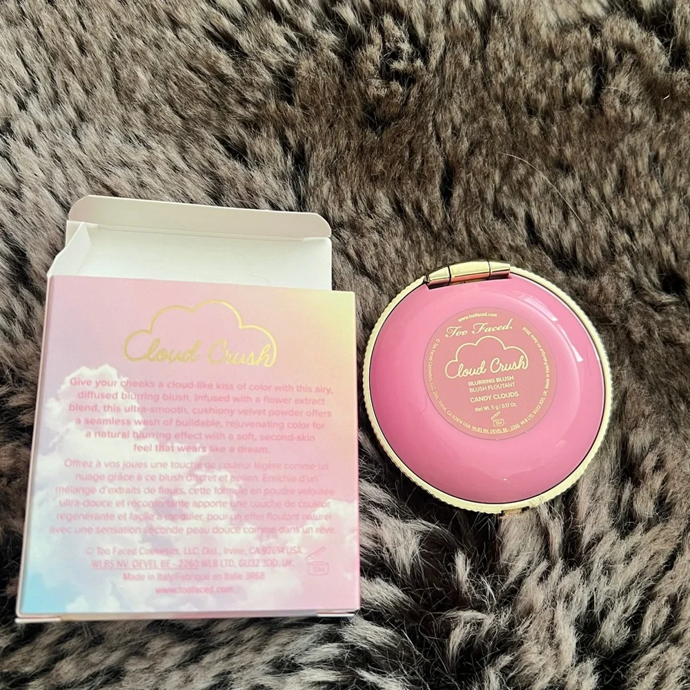 Too Faced Cloud Crush Blurring Powder Blush - Candy Clouds